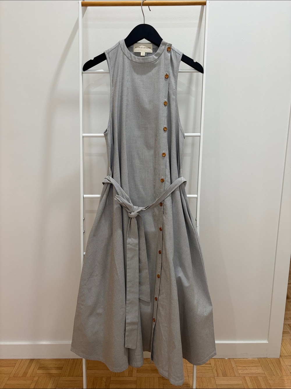 Sleeveless Light Gray Button-Front long Dress with Tie Waist